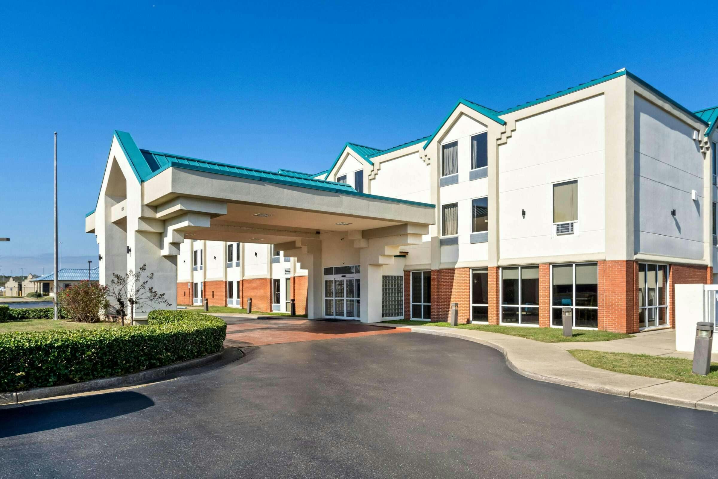Days Inn and Suites Ridgeland