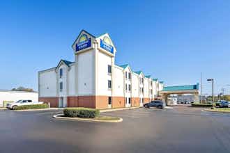 Hotel Days Inn and Suites Ridgeland photo 1