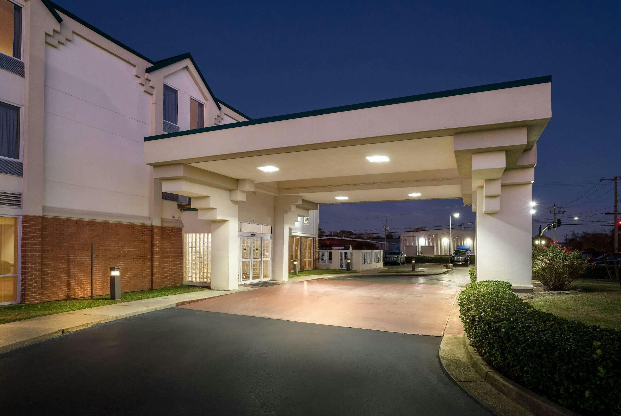 Hotel Days Inn and Suites Ridgeland photo 3