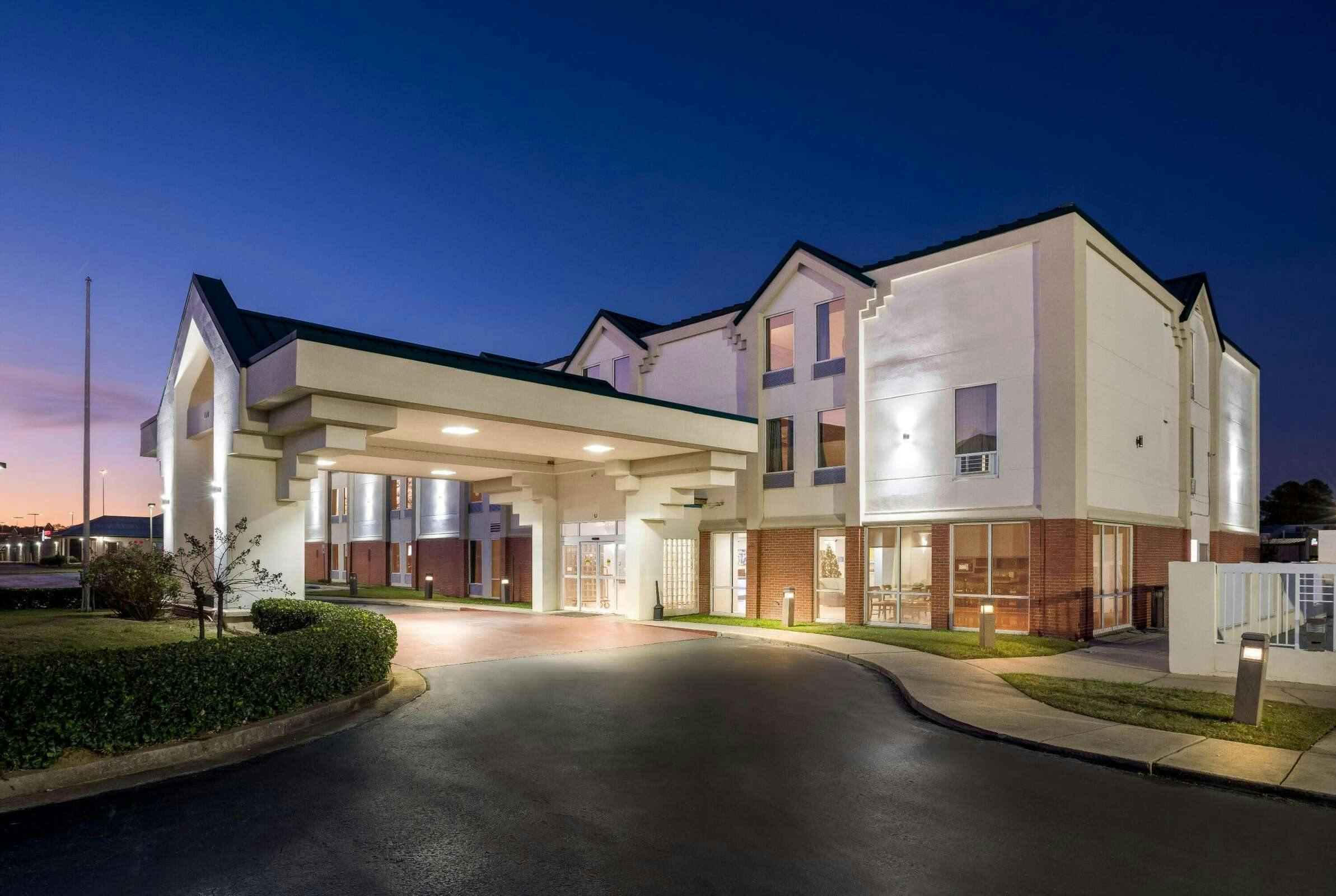 Hotel Days Inn and Suites Ridgeland photo 4