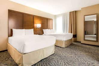 Hotel Comfort Suites - South Austin photo 1