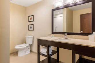 Hotel Comfort Suites - South Austin photo 4