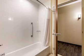Hotel Comfort Suites - South Austin photo 5