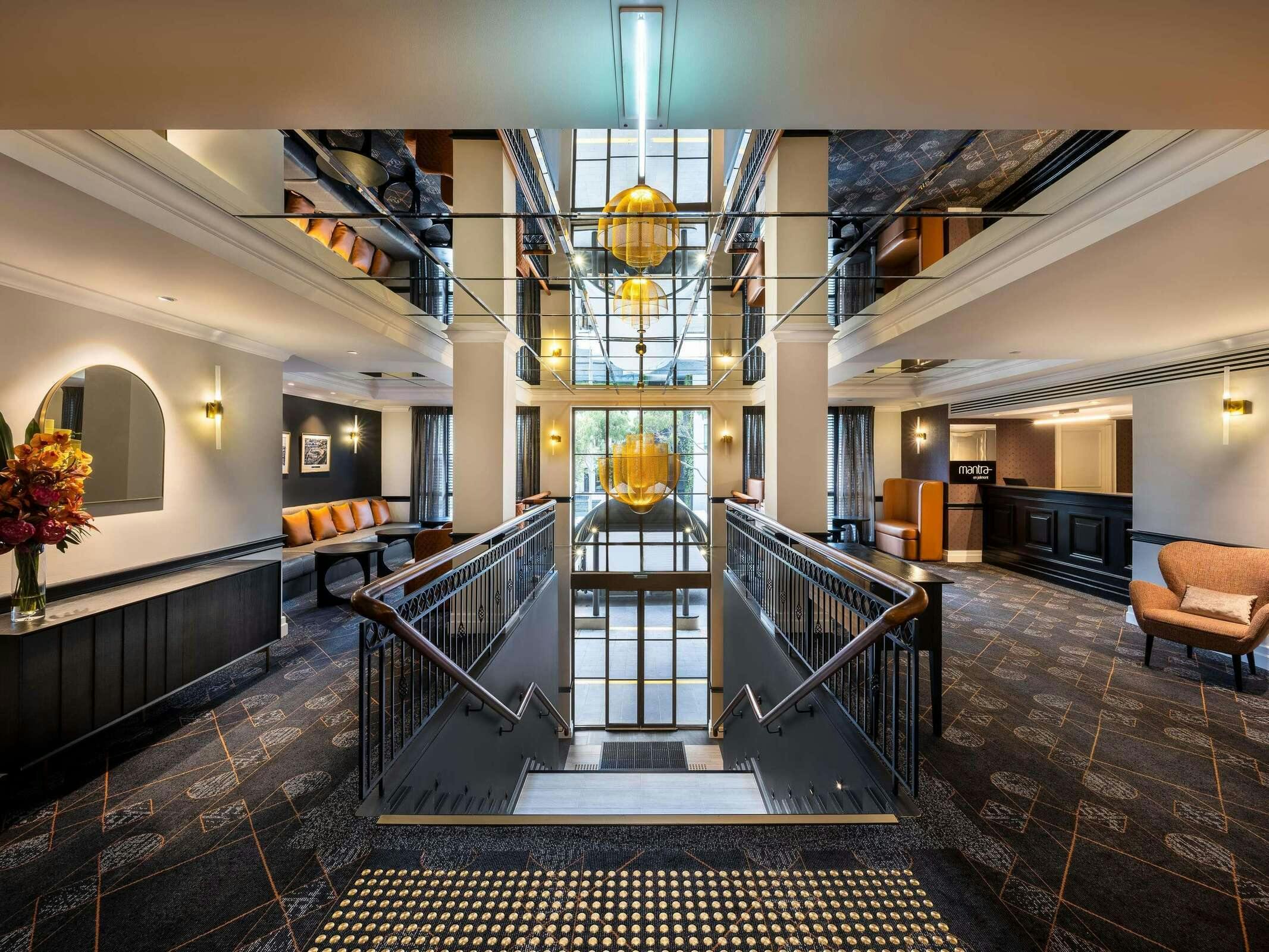 Hotel Mantra On Jolimont Melbourne photo 3