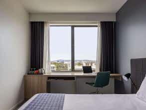 Hotel Mantra Mac Arthur Canberra photo 4