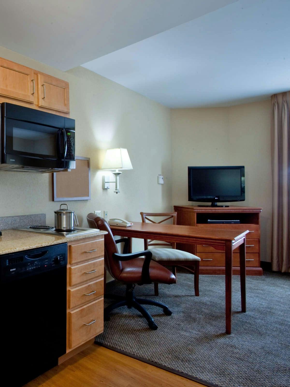 Hotel Candlewood Suites Norfolk Airport photo 2