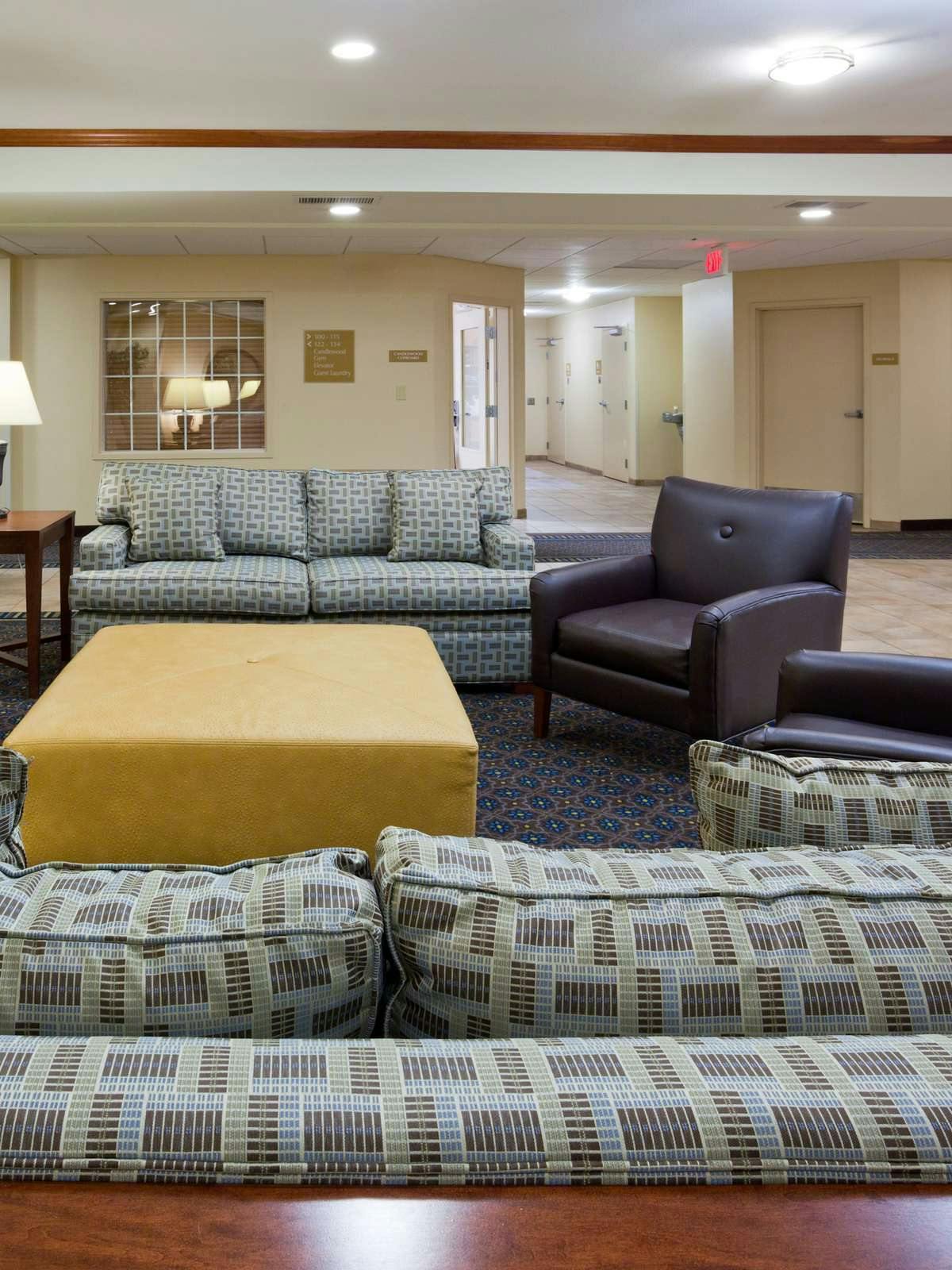 Hotel Candlewood Suites Oak Creek photo 3