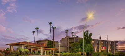 Best Western Plus Scottsdale Thunderbird Suites
