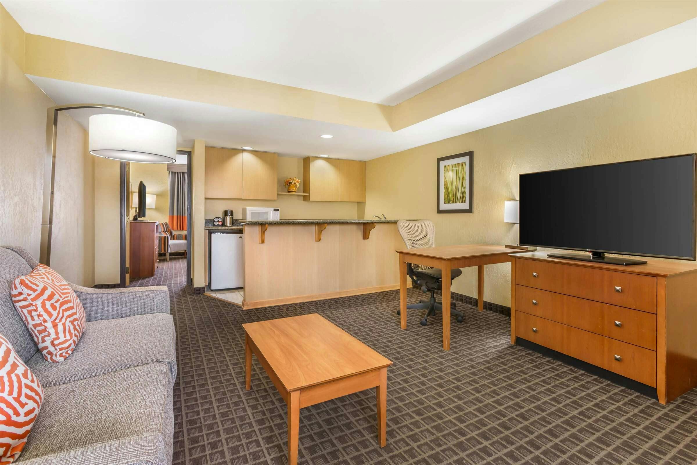 Hotel Best Western Plus Scottsdale Thunderbird Suites photo 5
