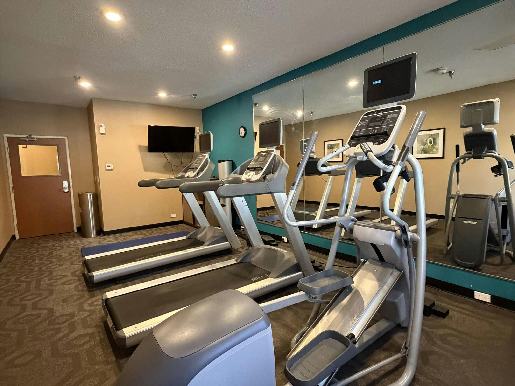 Hotel Sure Stay By Best Western Bismarck photo 3