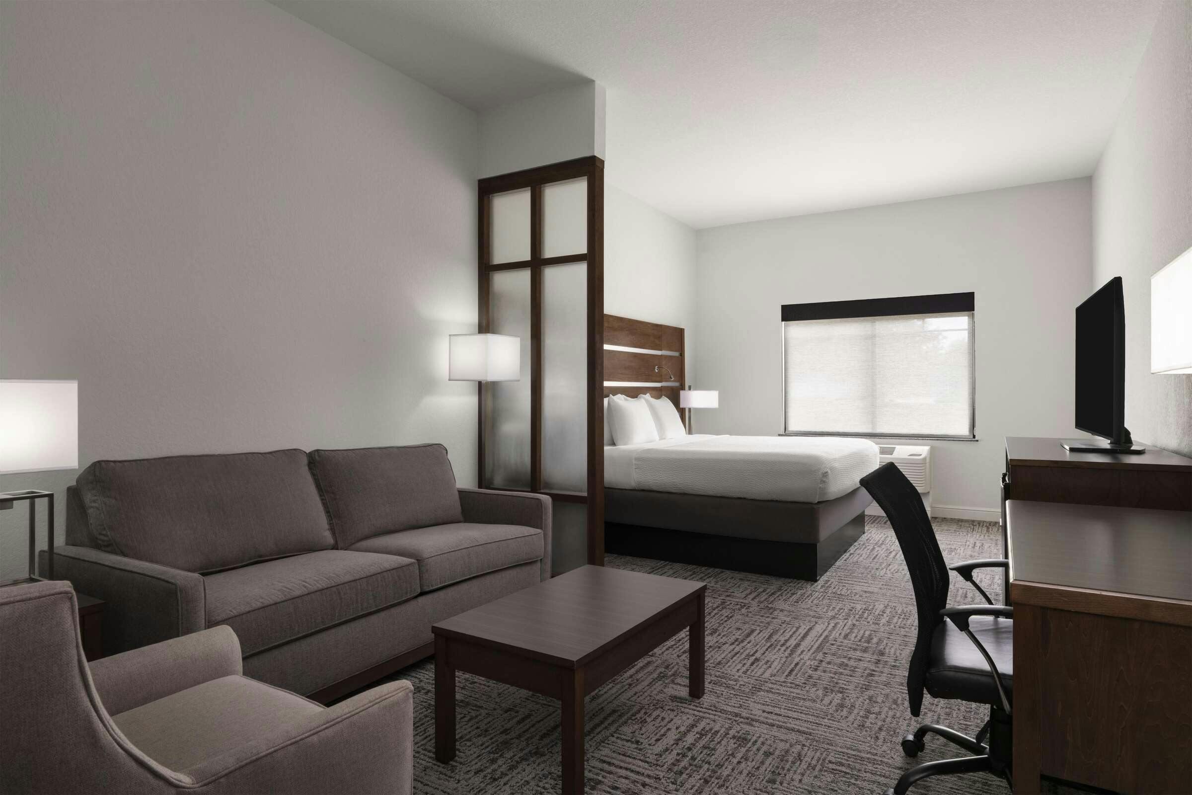 Best Western Plus College Station Inn & Suites