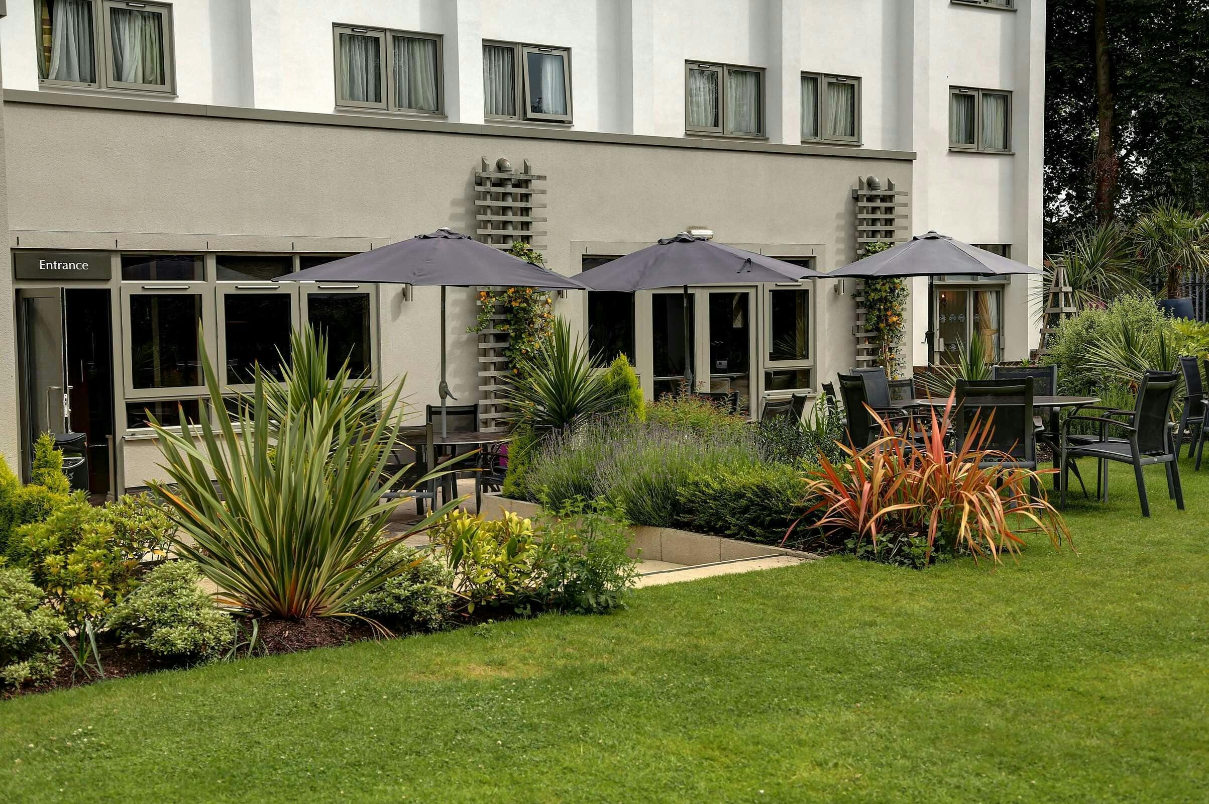 Hotel Best Western Plus Manchester Airport Wilmslow Pinewood Hotel photo 2