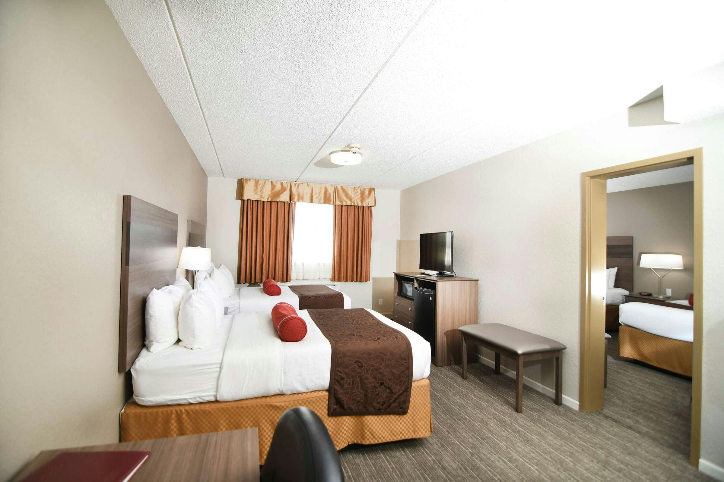 Hotel Best Western Plus Sandusky Hotel & Suites photo 2