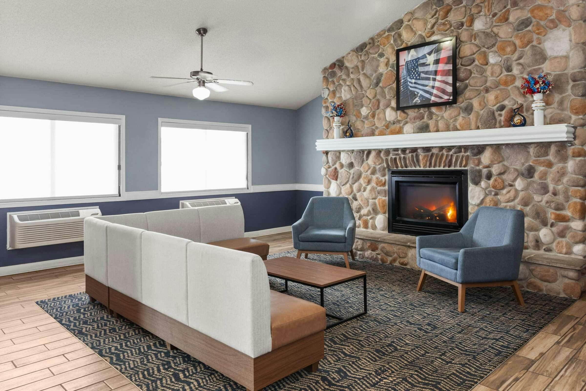 Hotel AmericInn Austin photo 3