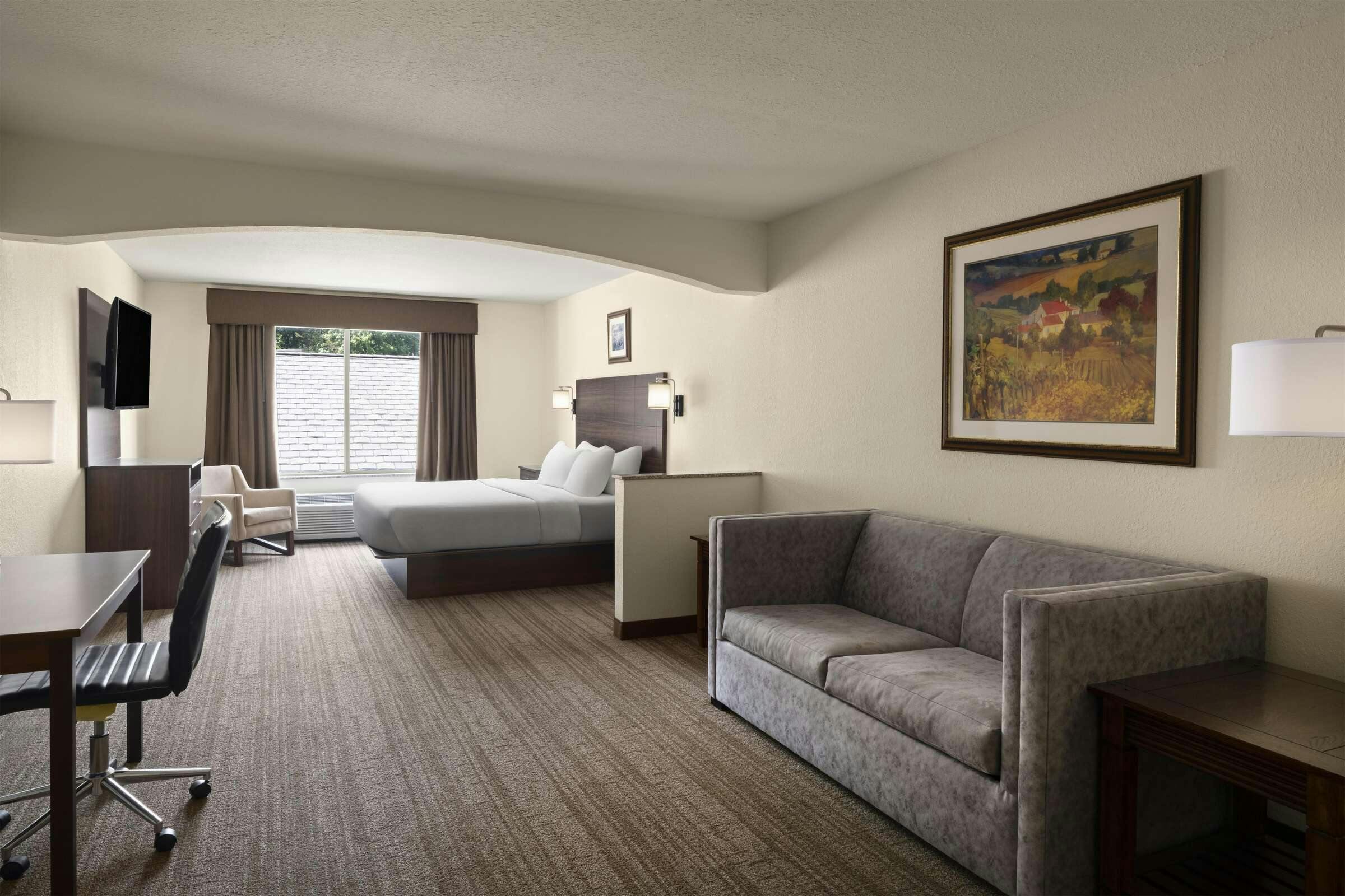 Hotel Crown Pointe Lodge, Bw Signature Collection photo 2