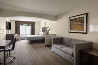 Hotel Crown Pointe Lodge, Bw Signature Collection photo 2