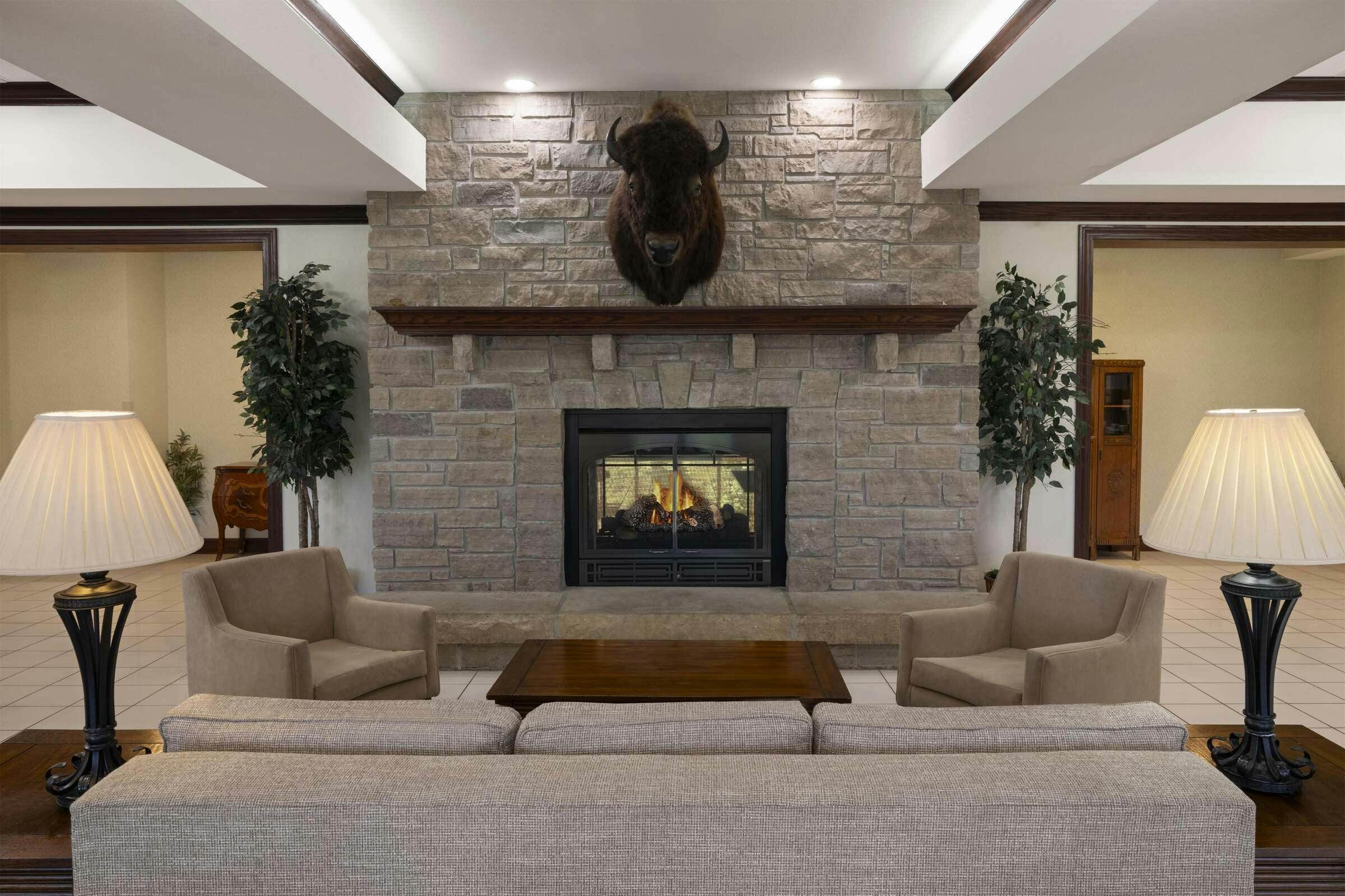 Hotel Crown Pointe Lodge, Bw Signature Collection photo 4