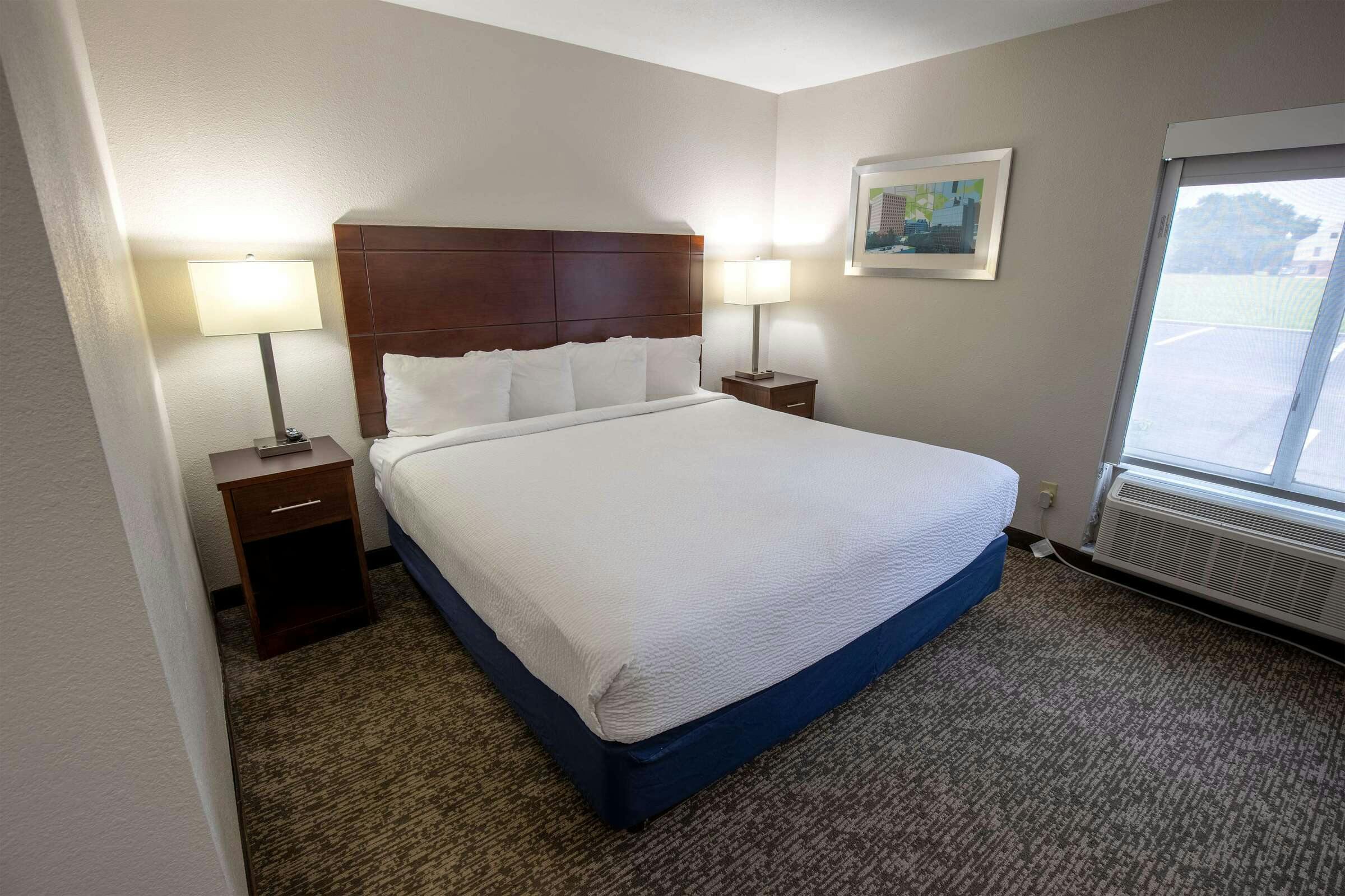 Best Western Plus Vermilion River Inn & Suites