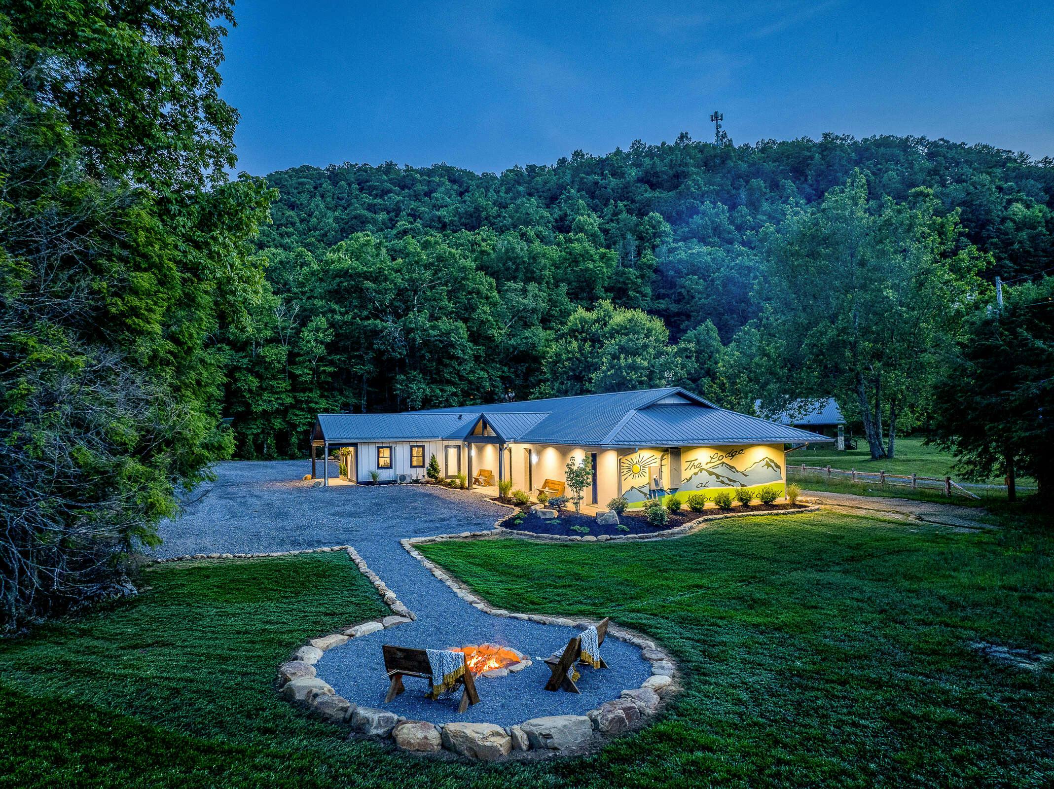 Last Minute Hotel Deals in Current Location - HotelTonight