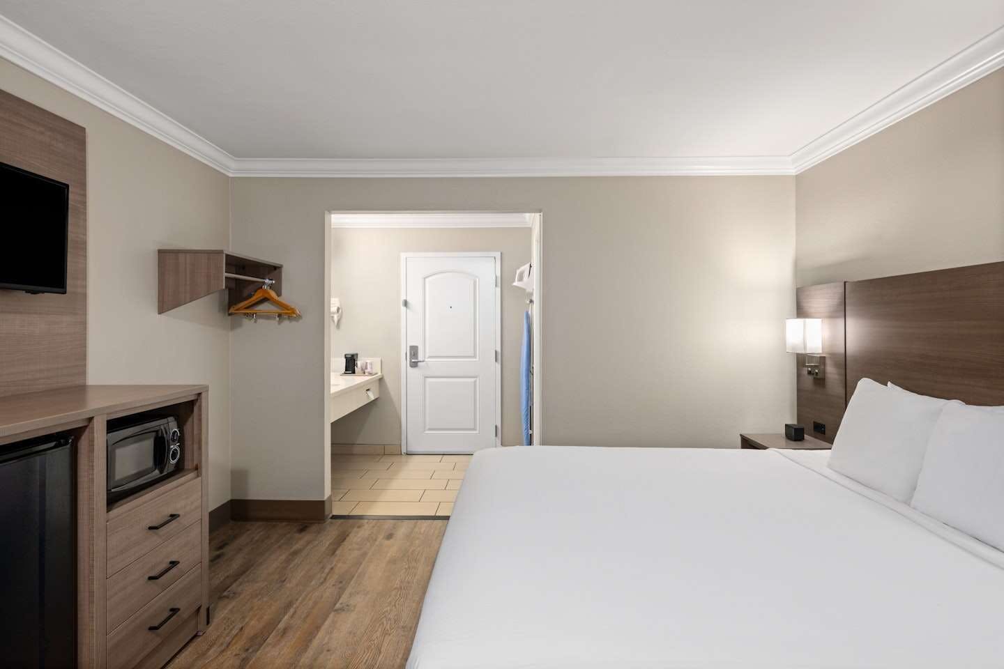 Hotel Solara Inn & Suites photo 4
