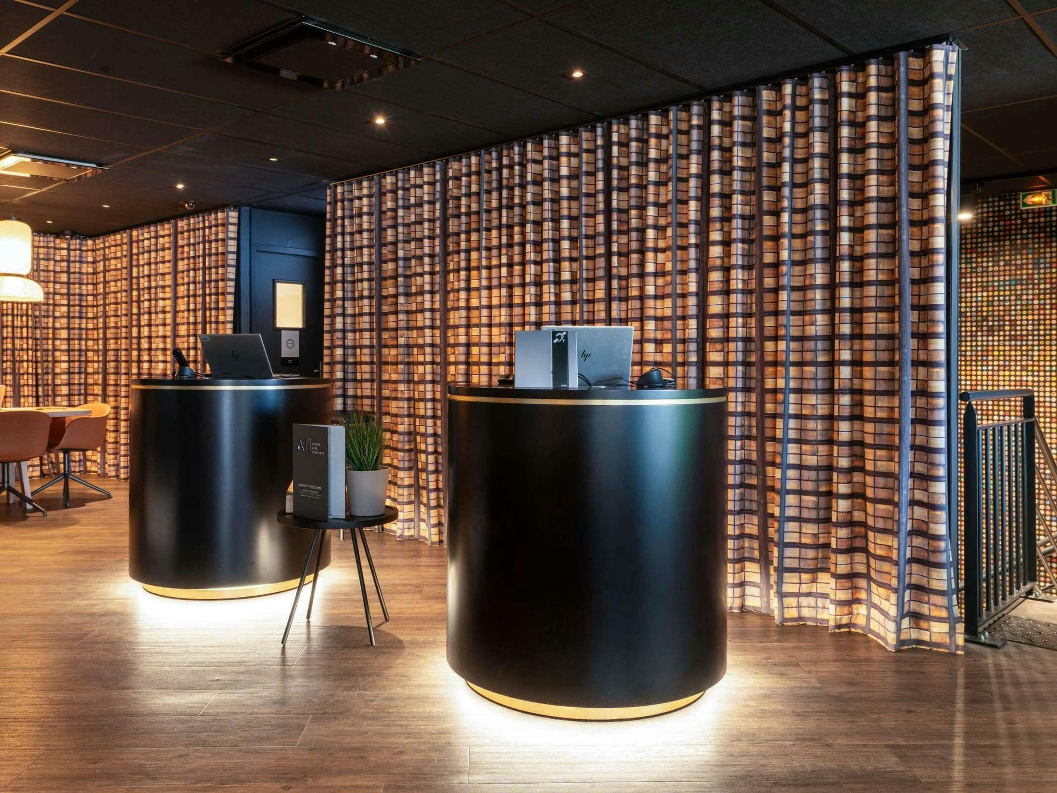 Hotel Novotel Bordeaux Centre Meriadeck photo 1