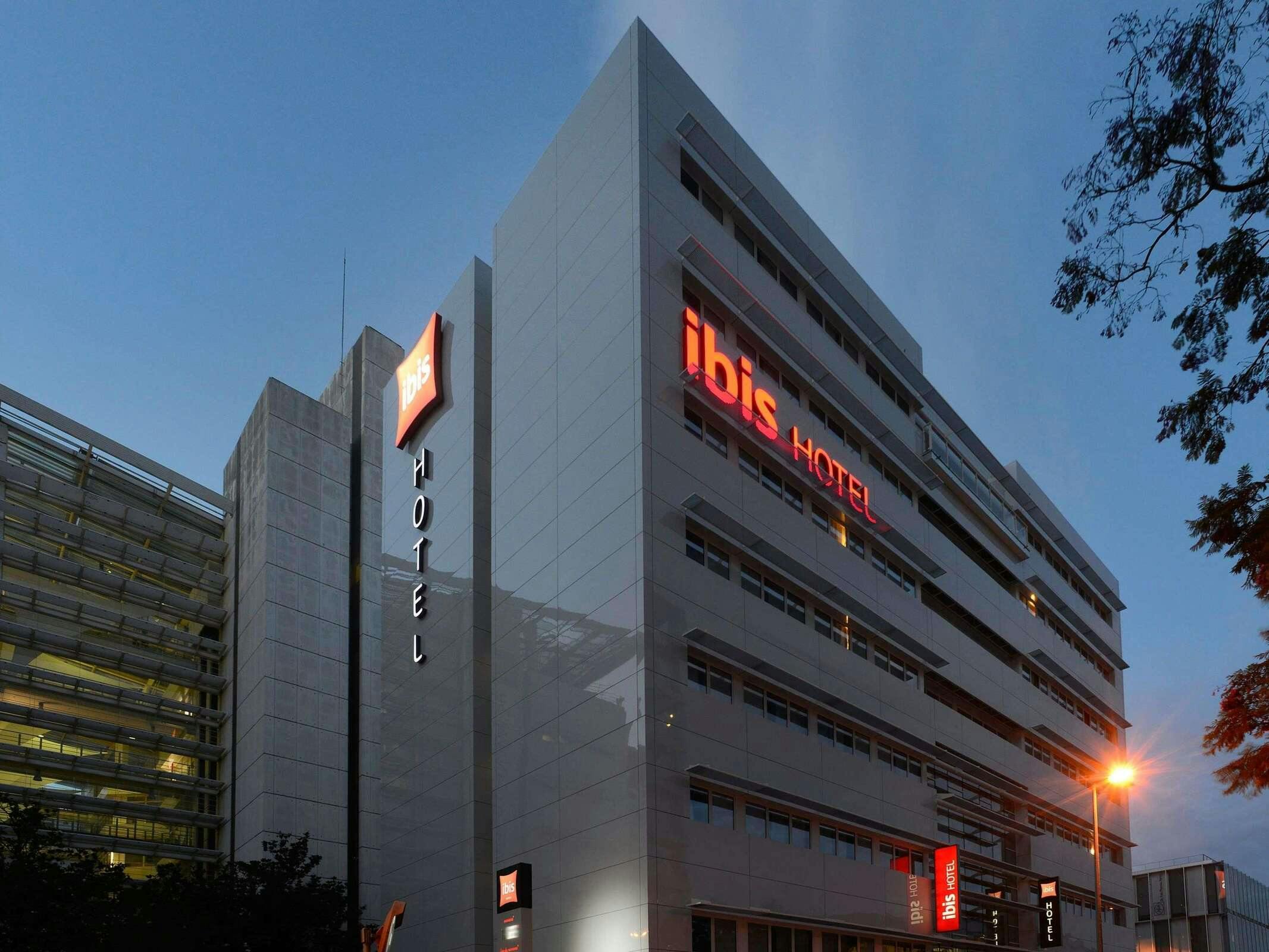 Hotel Ibis Lisboa Parque Das Naçoes photo 3