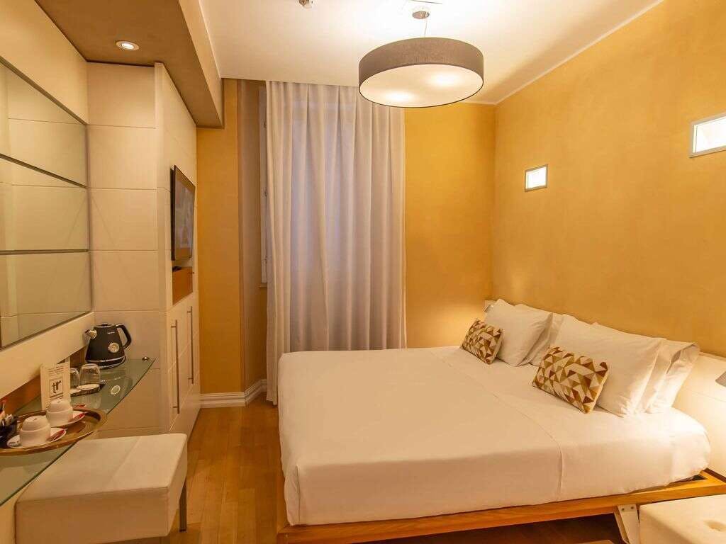 Hotel Hotel White photo 5