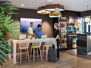 Hotel Novotel Rennes Alma photo 2