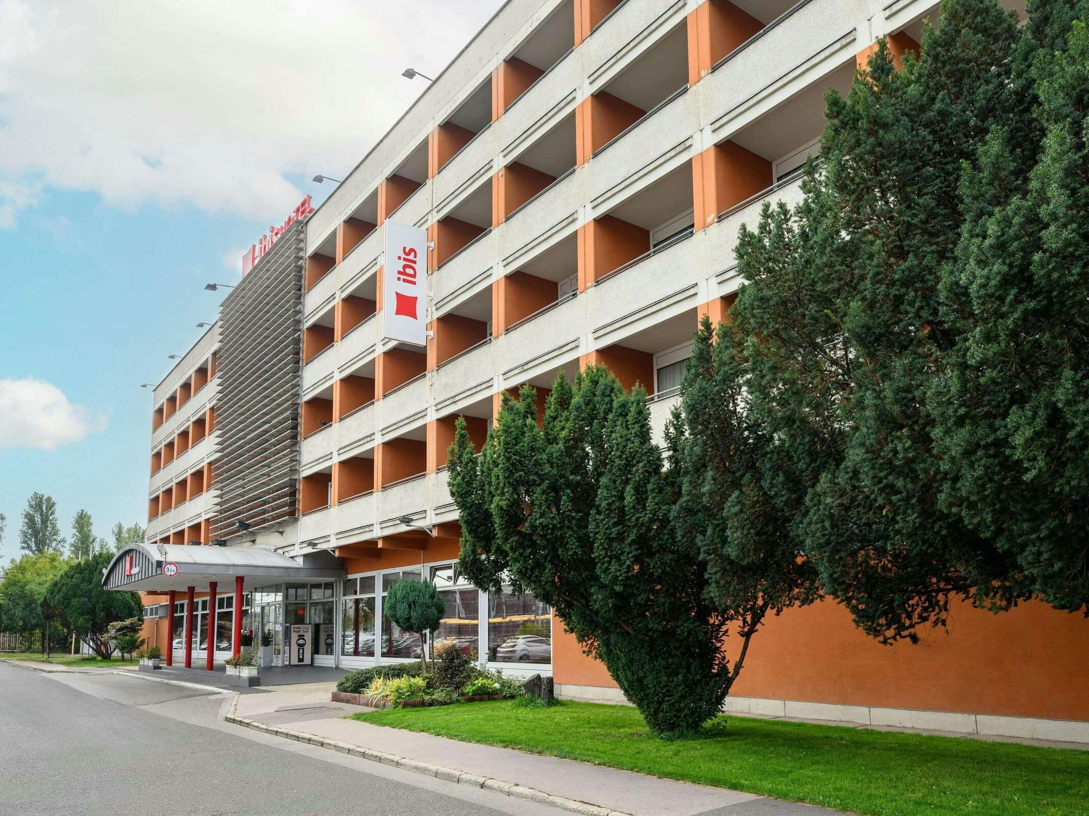 Hotel Ibis Budapest Citysouth photo 1