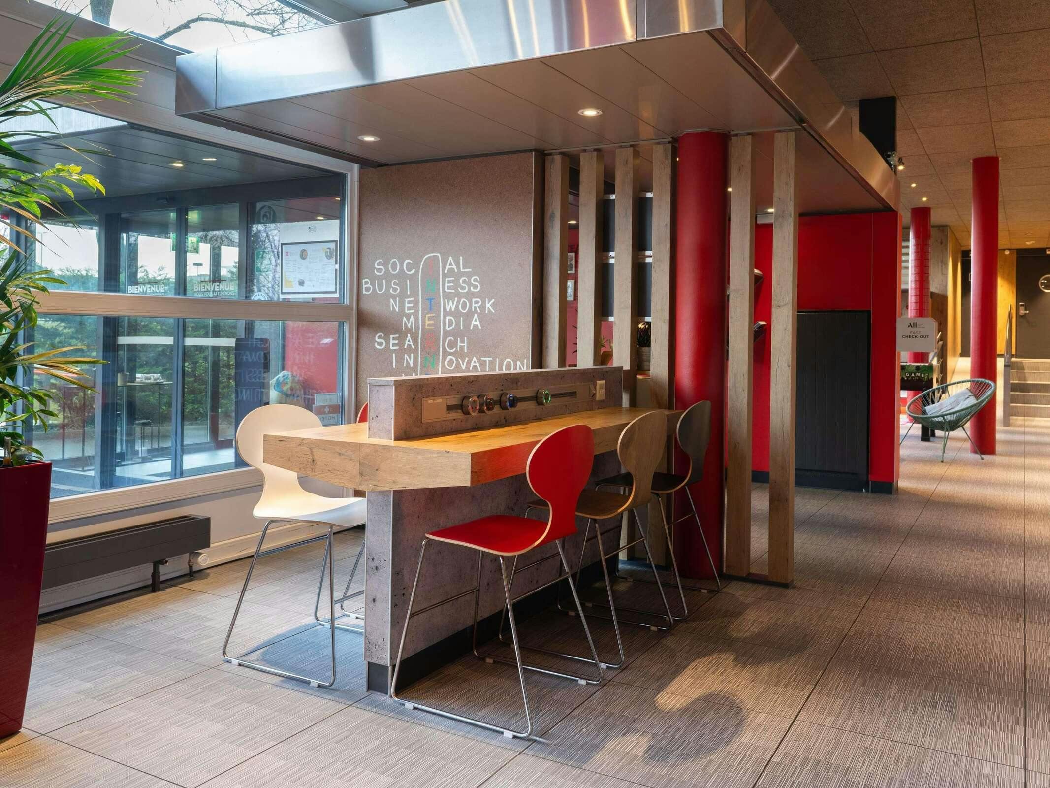 Hotel ibis Geneve Aeroport photo 2
