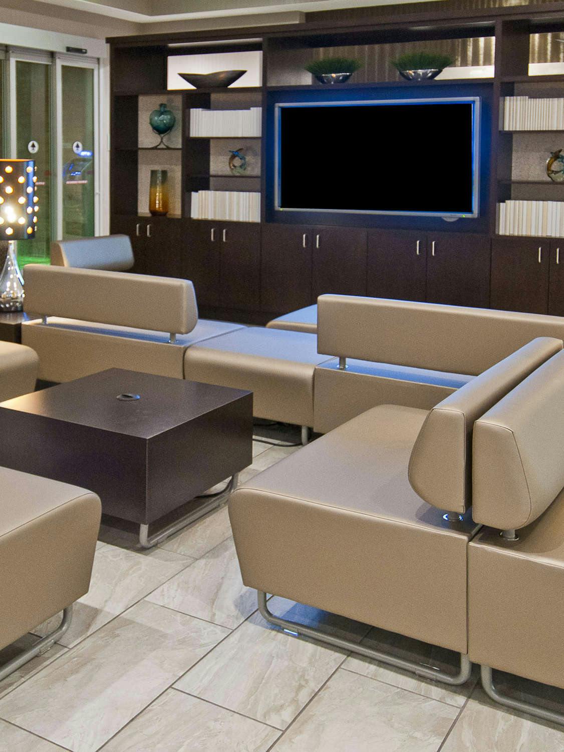 Hotel Holiday Inn Austin Airport photo 4