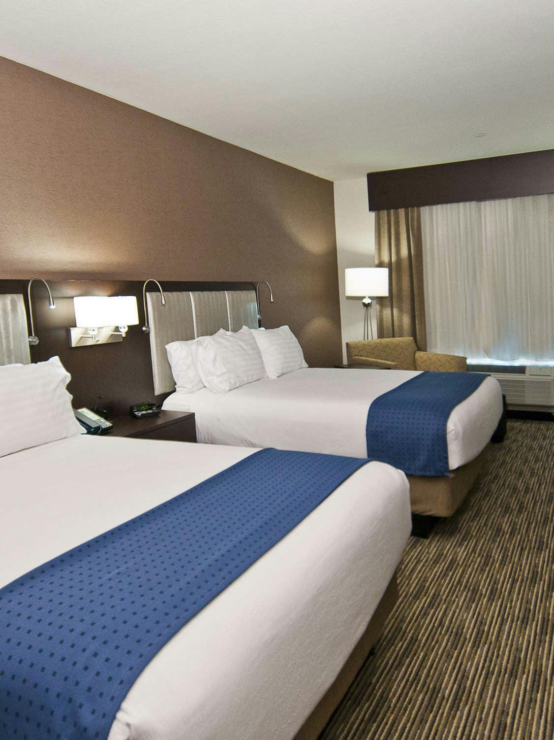Hotel Holiday Inn Austin Airport photo 1
