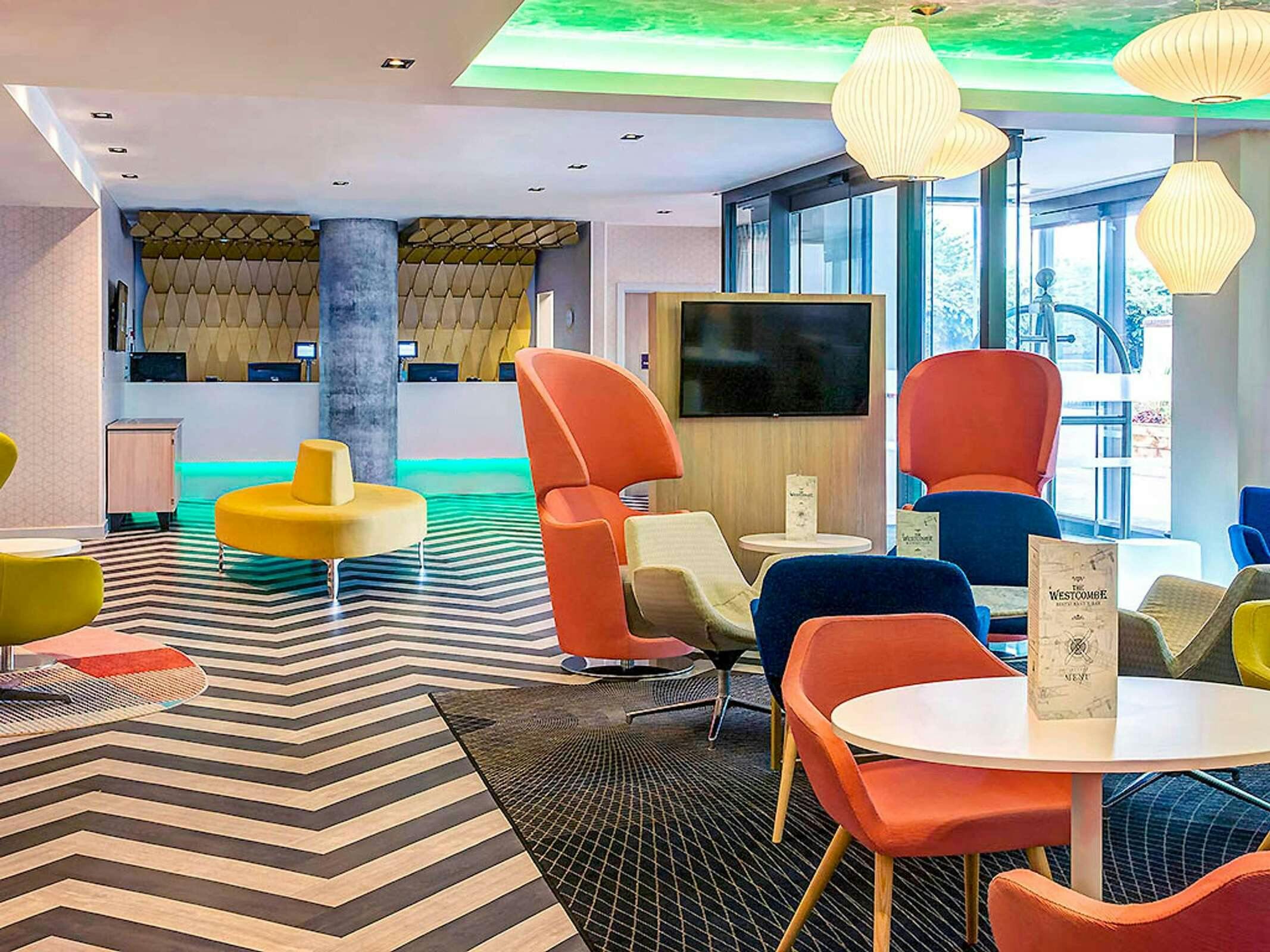 Hotel Ibis Styles London Heathrow Airport photo 2