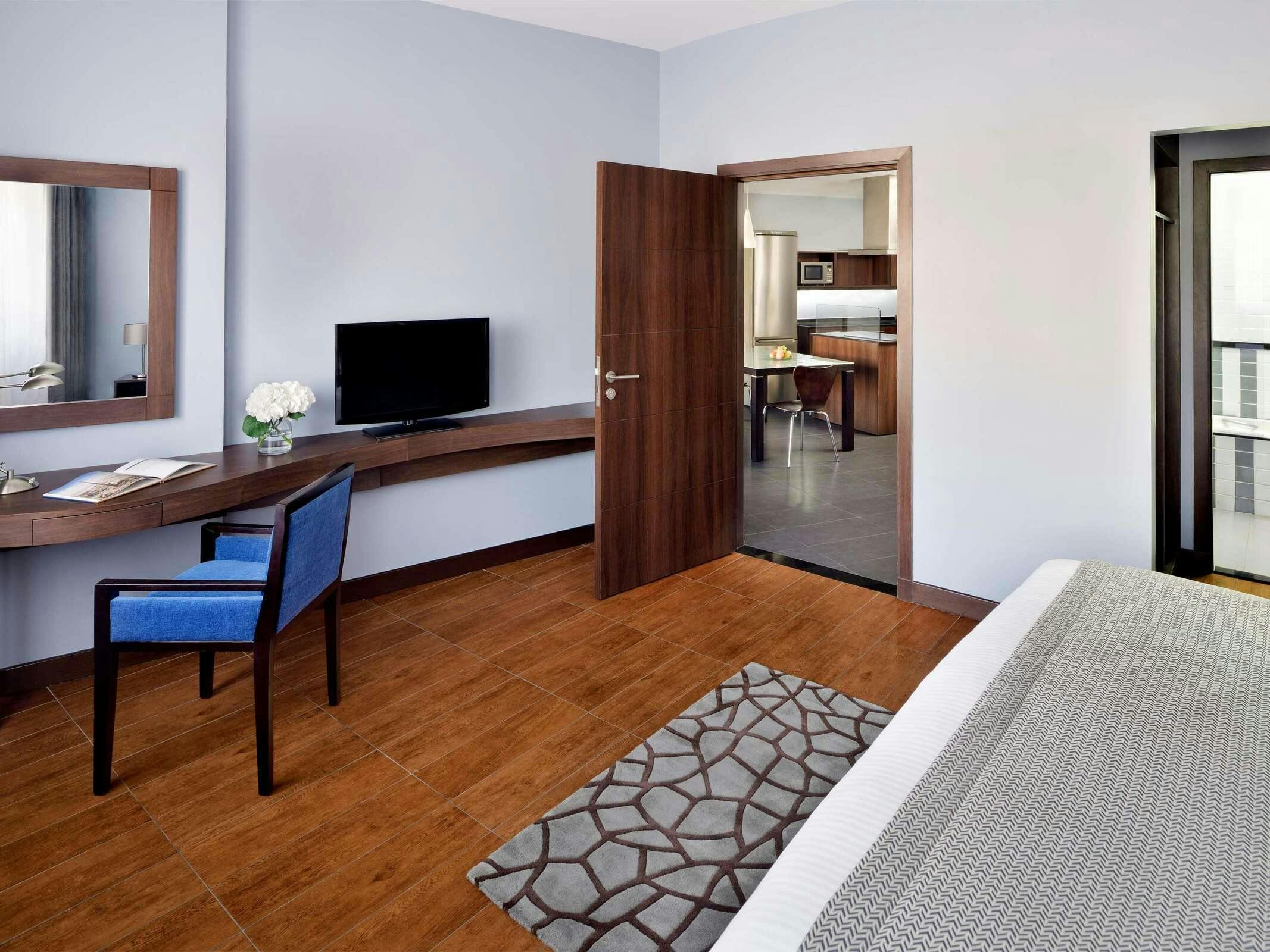 Hotel MOVENPICK AL MAMZAR photo 4