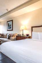 Hotel Evergreen Lodge photo 2