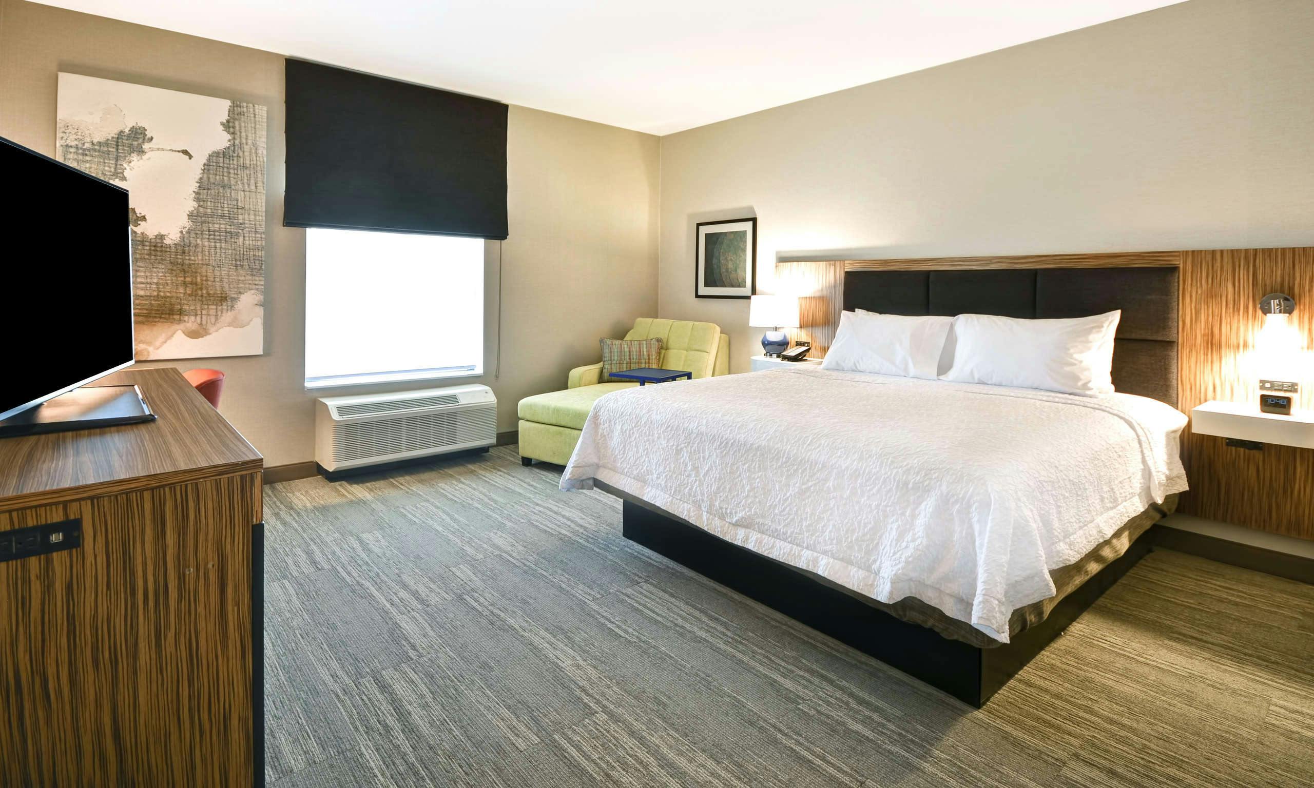 Hampton Inn & Suites Detroit/Warren