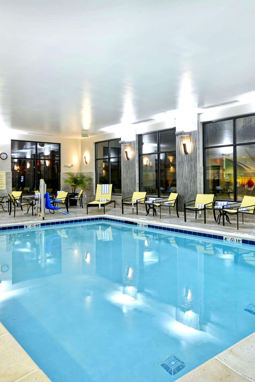 Hotel Hampton Inn & Suites Detroit/Warren photo 1