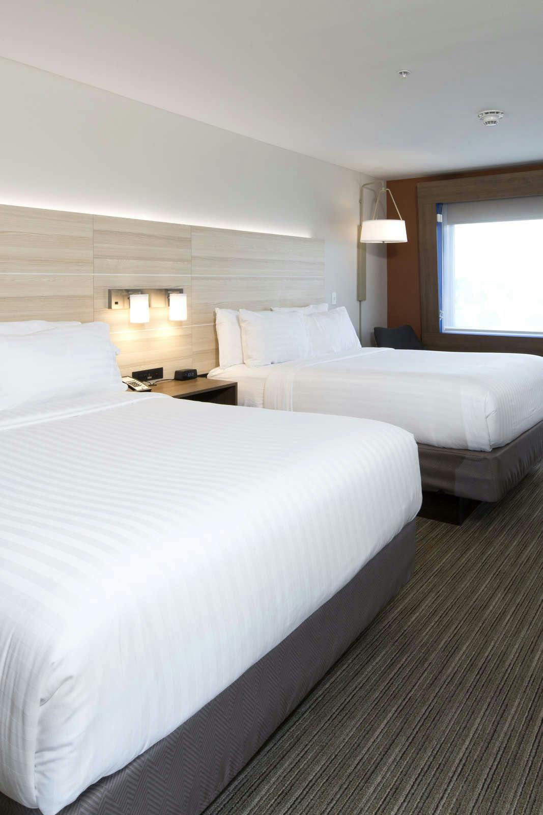 Hotel Holiday Inn Express & Suites Kalamazoo West photo 3