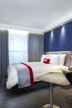 Hotel Holiday Inn Express London Heathrow T4 photo 1