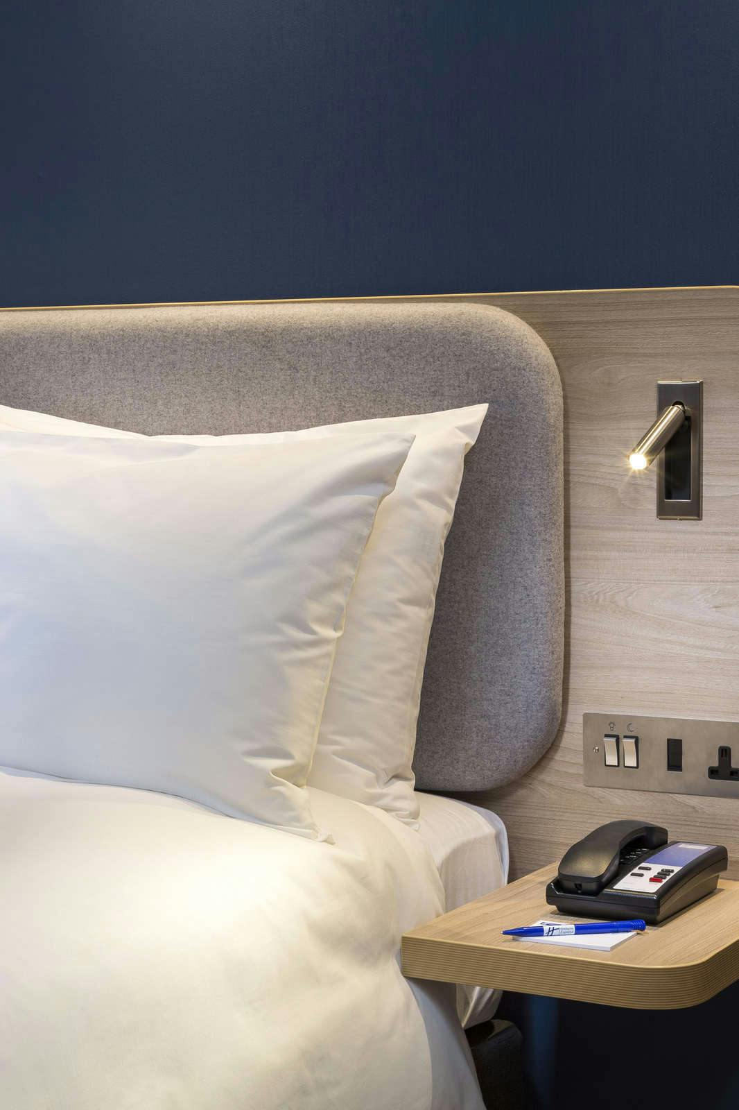 Hotel Holiday Inn Express London Heathrow T4 photo 2