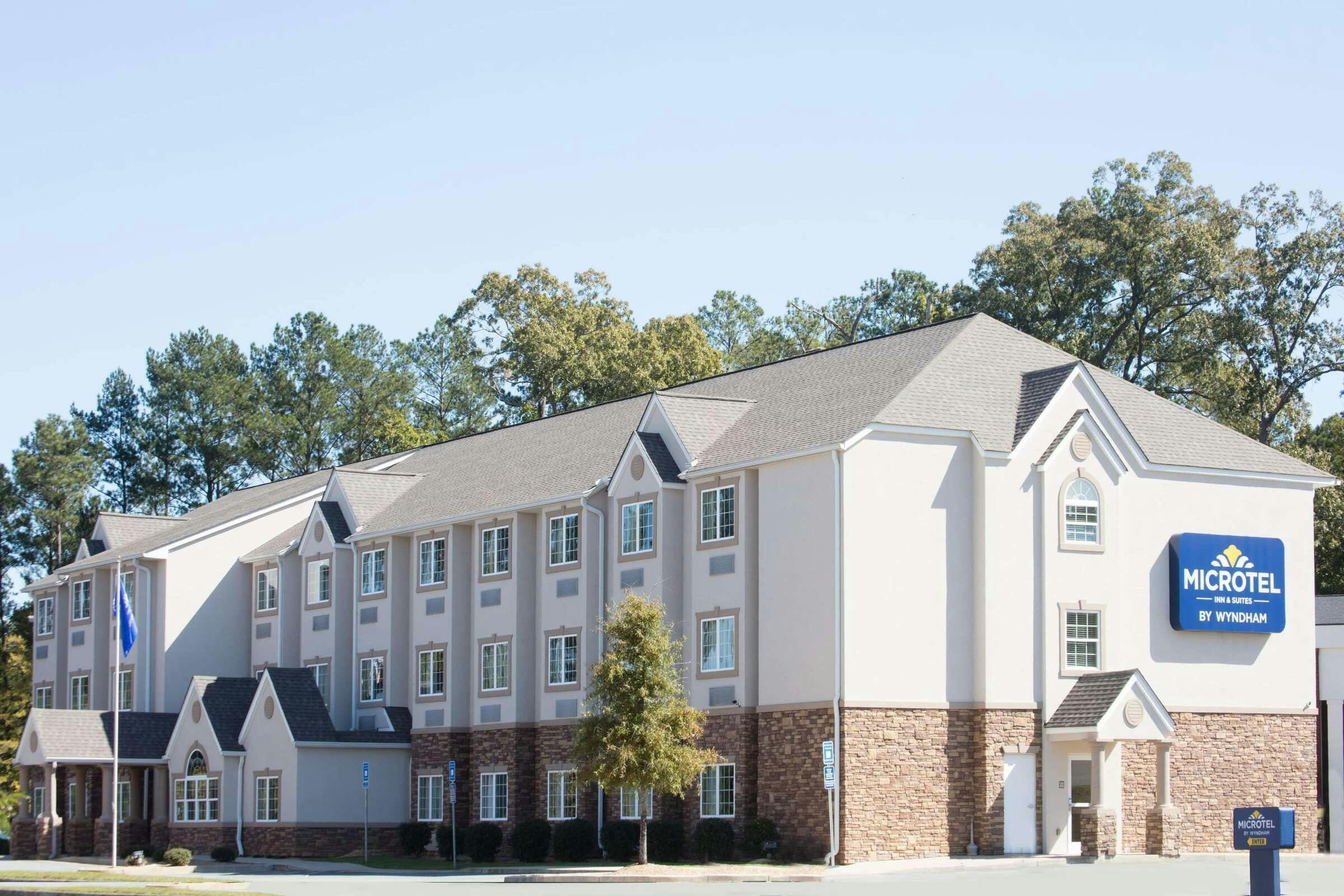Microtel Macon
