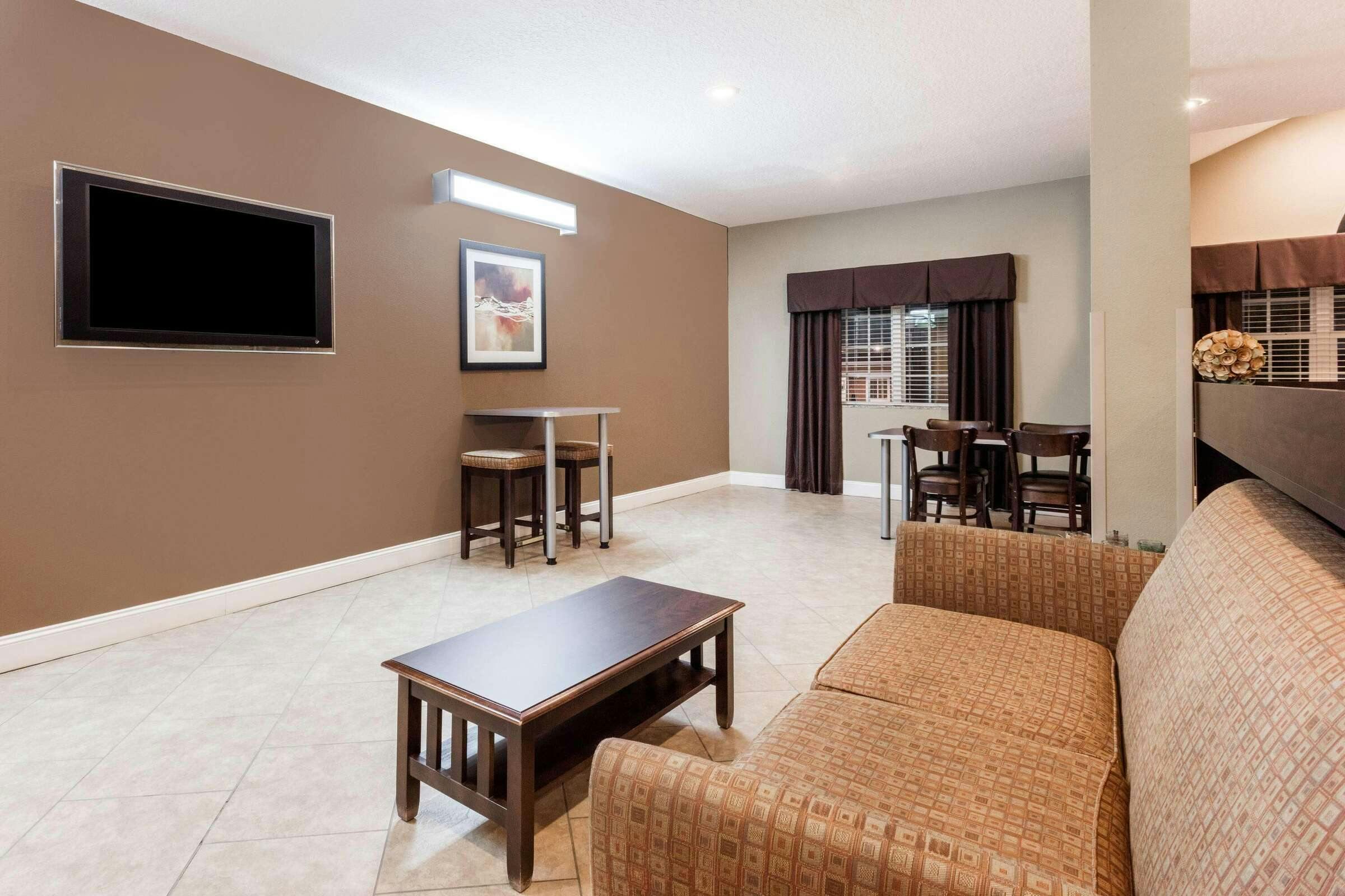 Hotel Microtel Macon photo 1