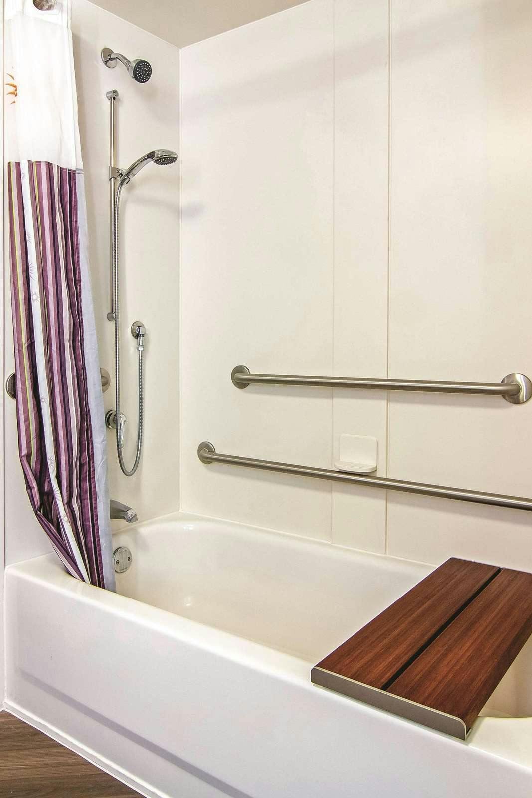 Hotel La Quinta Inn & Suites by Wyndham Orlando UCF photo 4