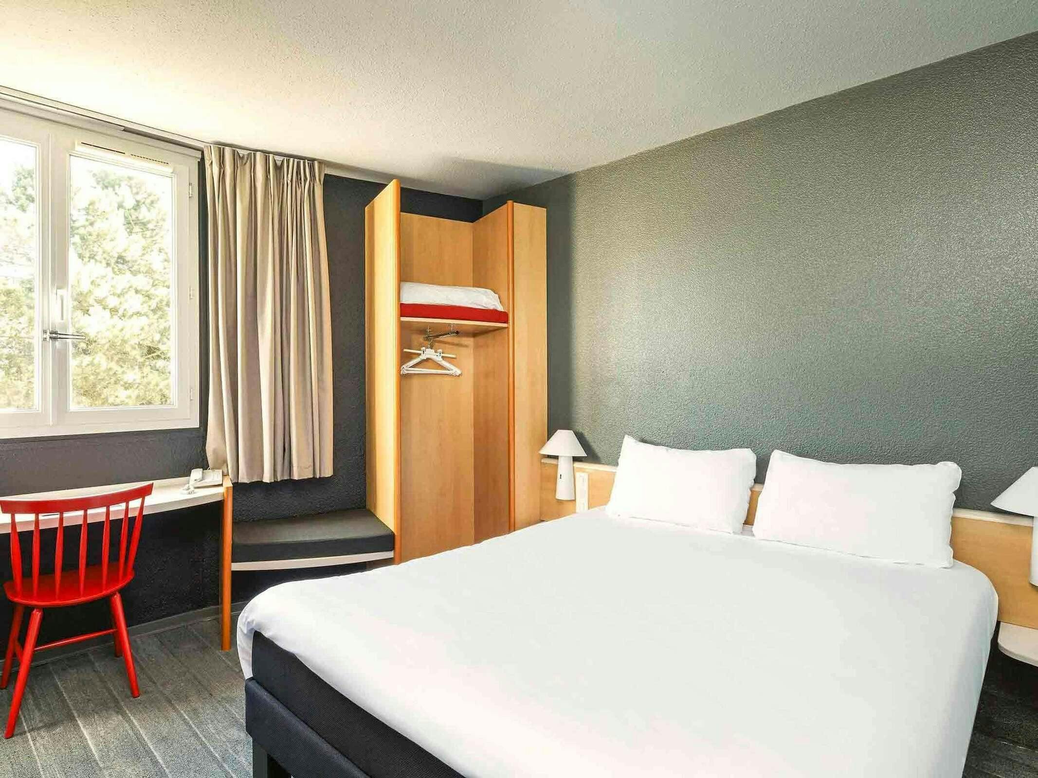 Hotel Ibis Chartres Ouest Lucé photo 1