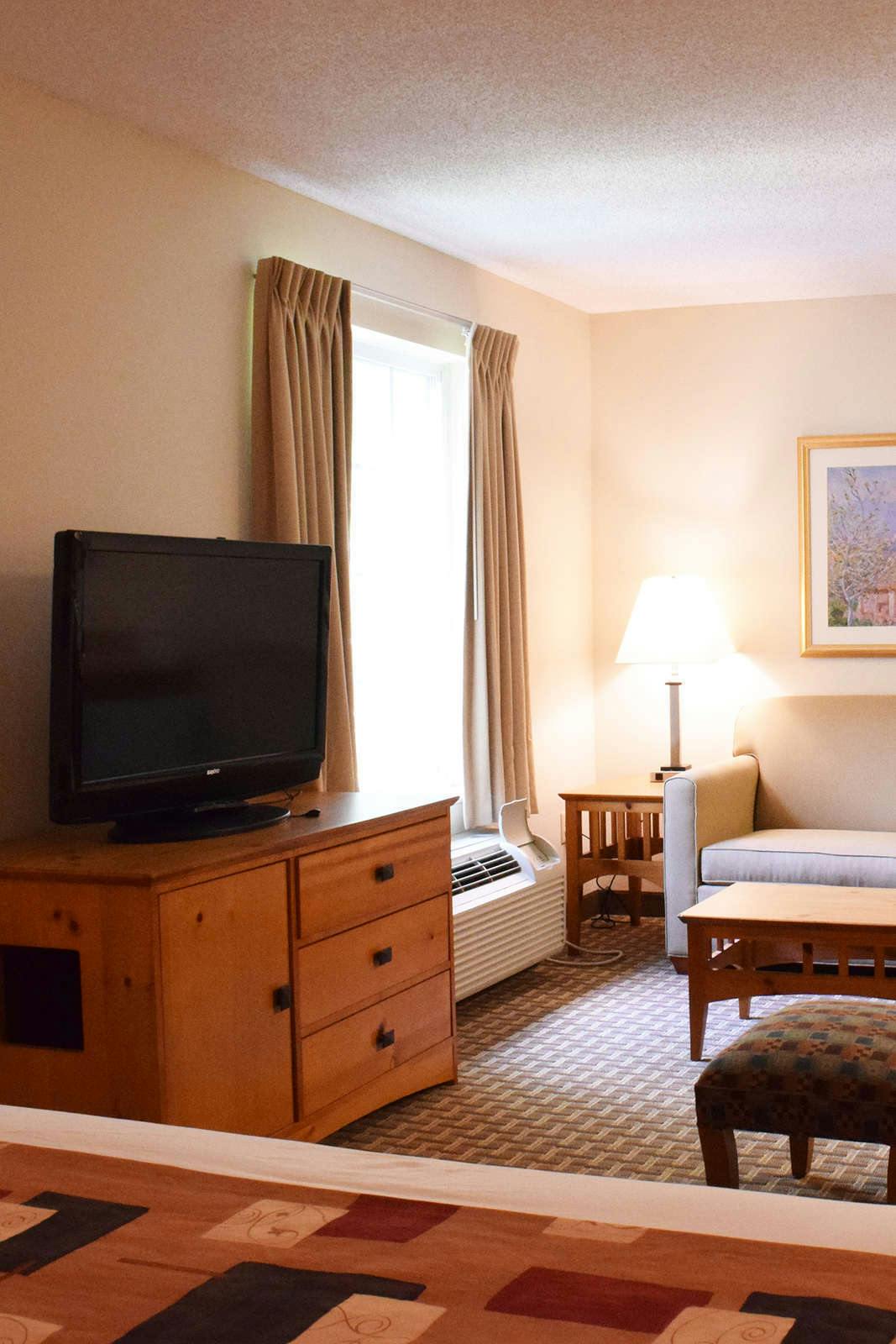 Hotel CrestHill Suites Syracuse photo 3