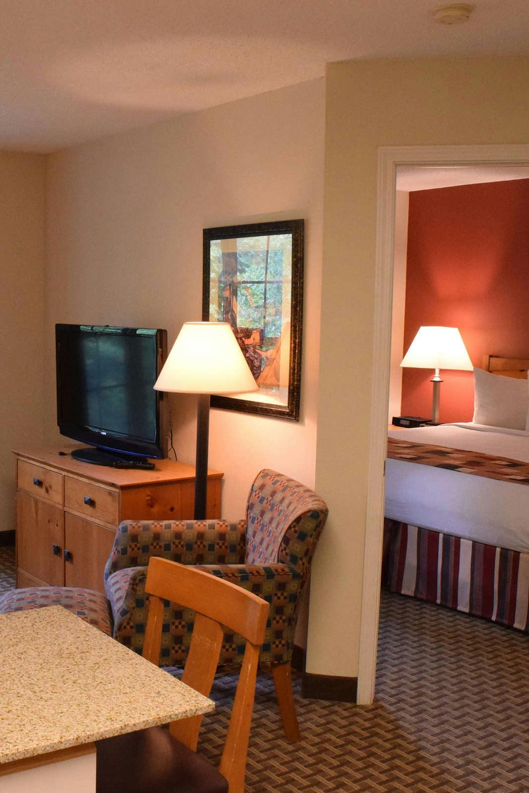 Hotel CrestHill Suites Syracuse photo 5