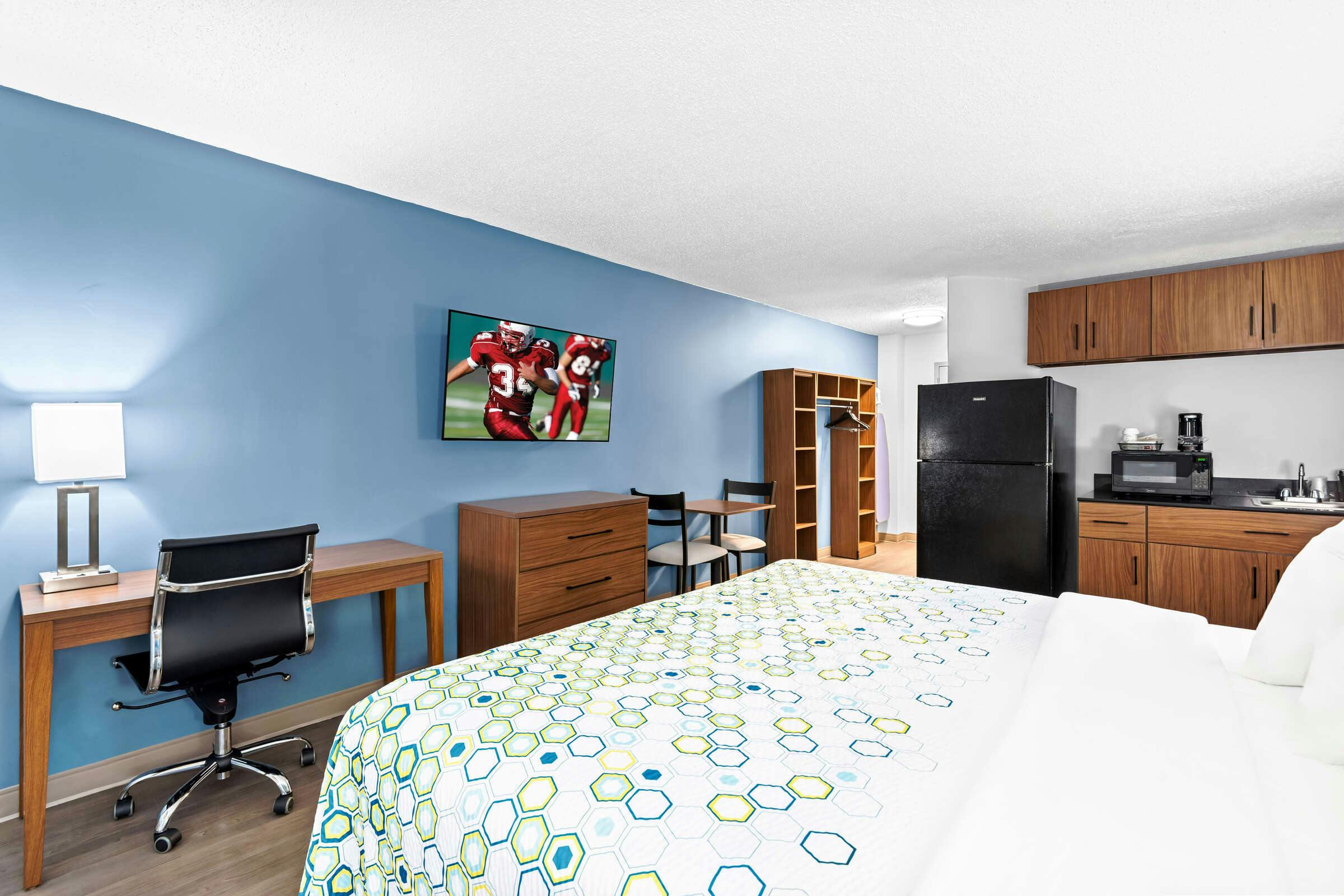 Hotel HomeTowne Studios & Conference Center Cortland photo 1