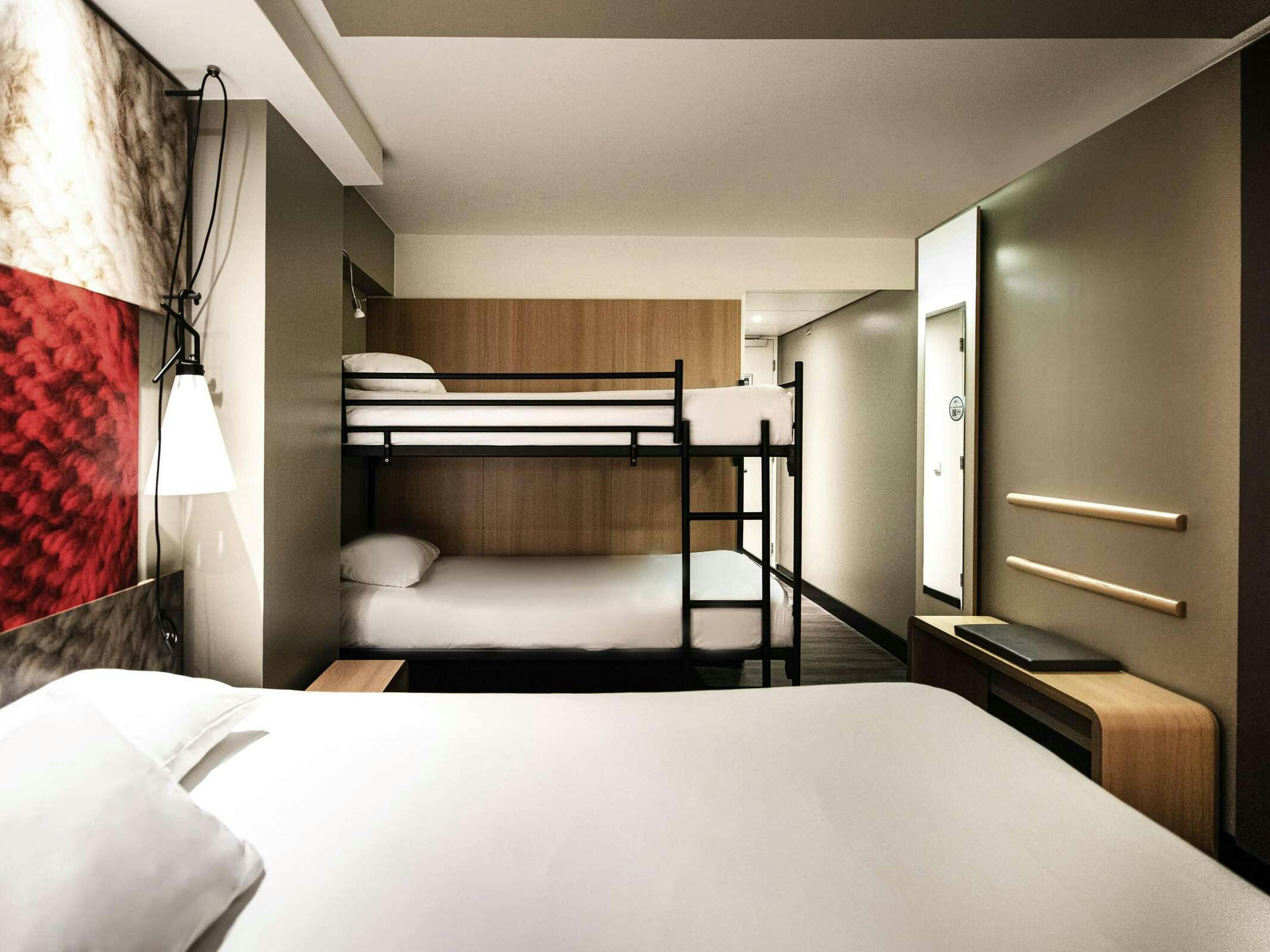 Hotel Ibis Amsterdam Centre photo 5