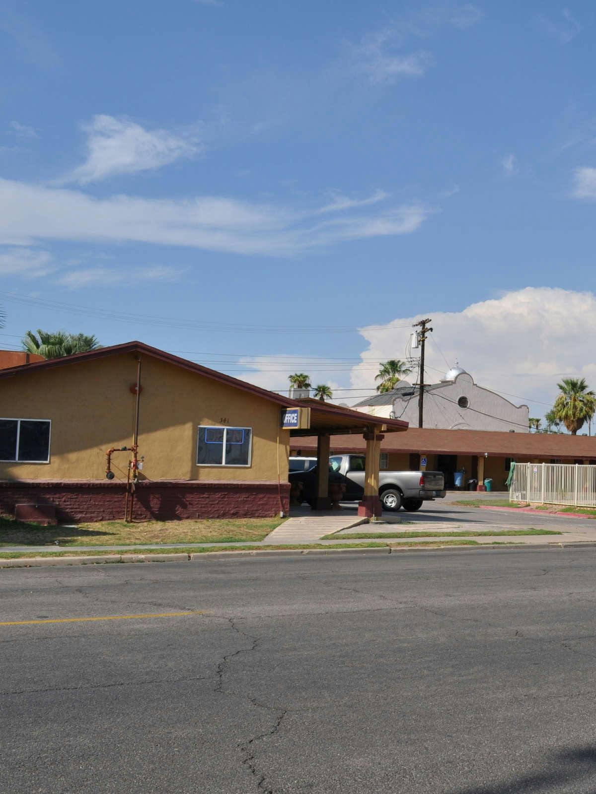 Hotel California Suites Motel photo 5