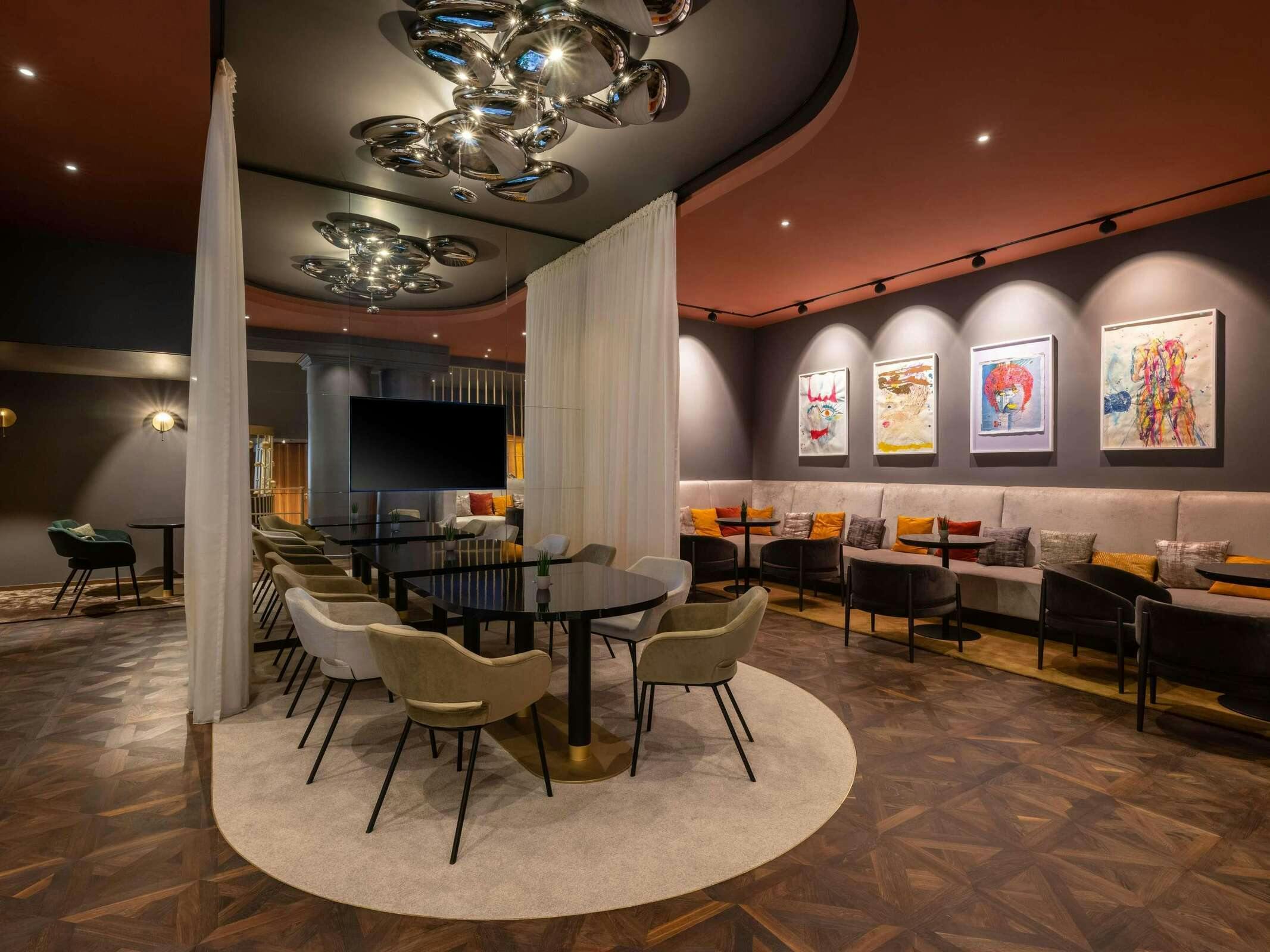 Hotel Pullman Stuttgart Fontana photo 3